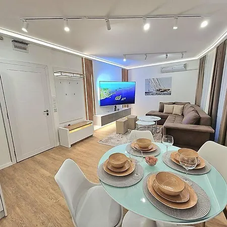 Luxury Apartment. 75 Inches Tv Varna Exterior photo